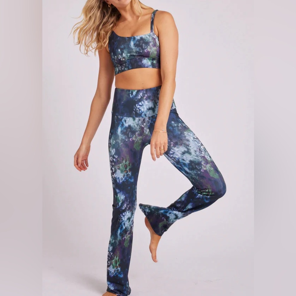 Onzie Studio True Romance set